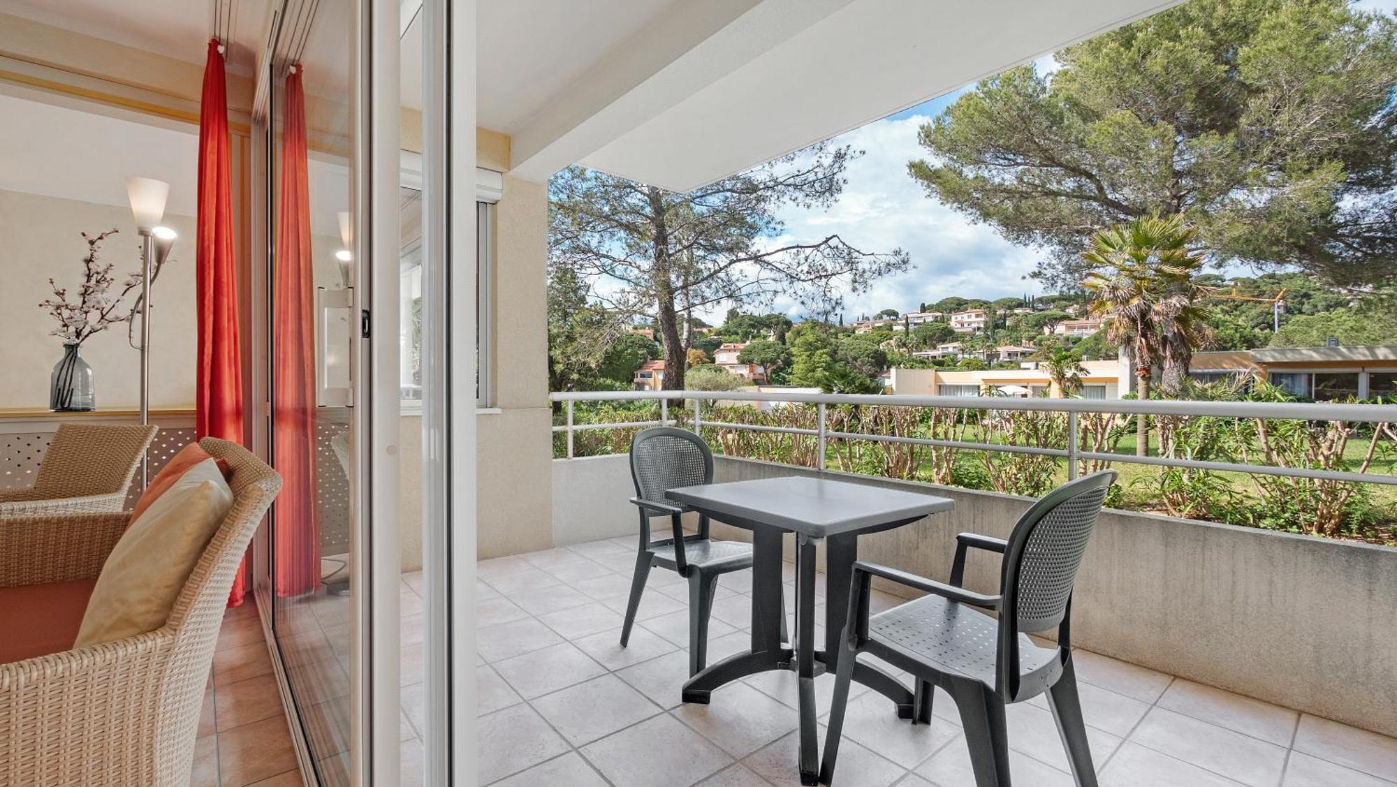 Residence Les Tourelles Сен Максим Екстериор снимка