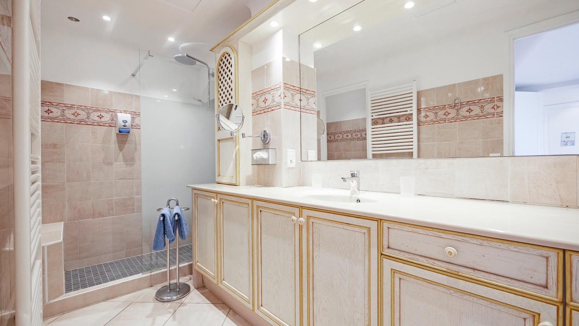 Residence Les Tourelles Сен Максим Екстериор снимка